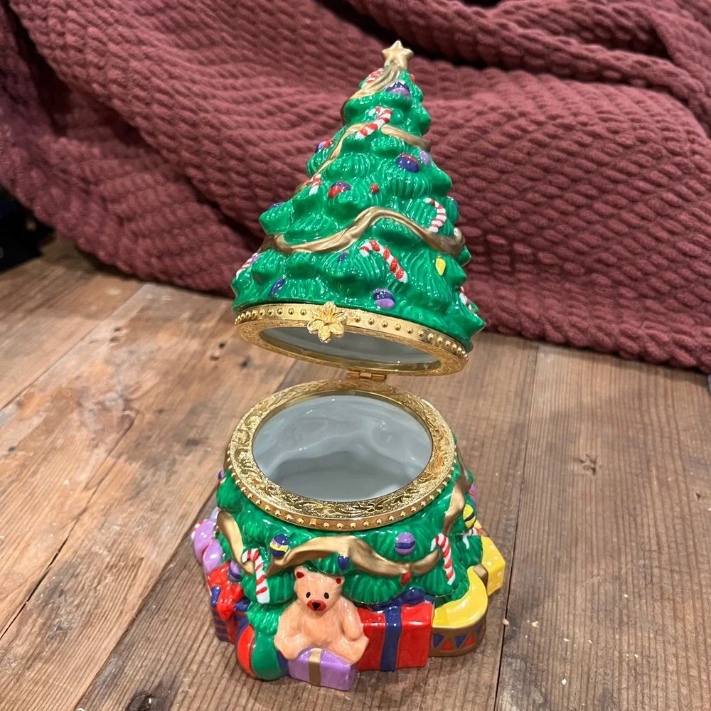 Galerie au chocolat Limoges Style Ceramic Hinged Christmas Tree Trinket Box